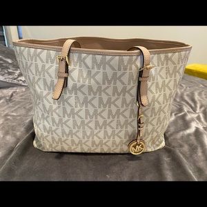 Michael Kors bag 👛